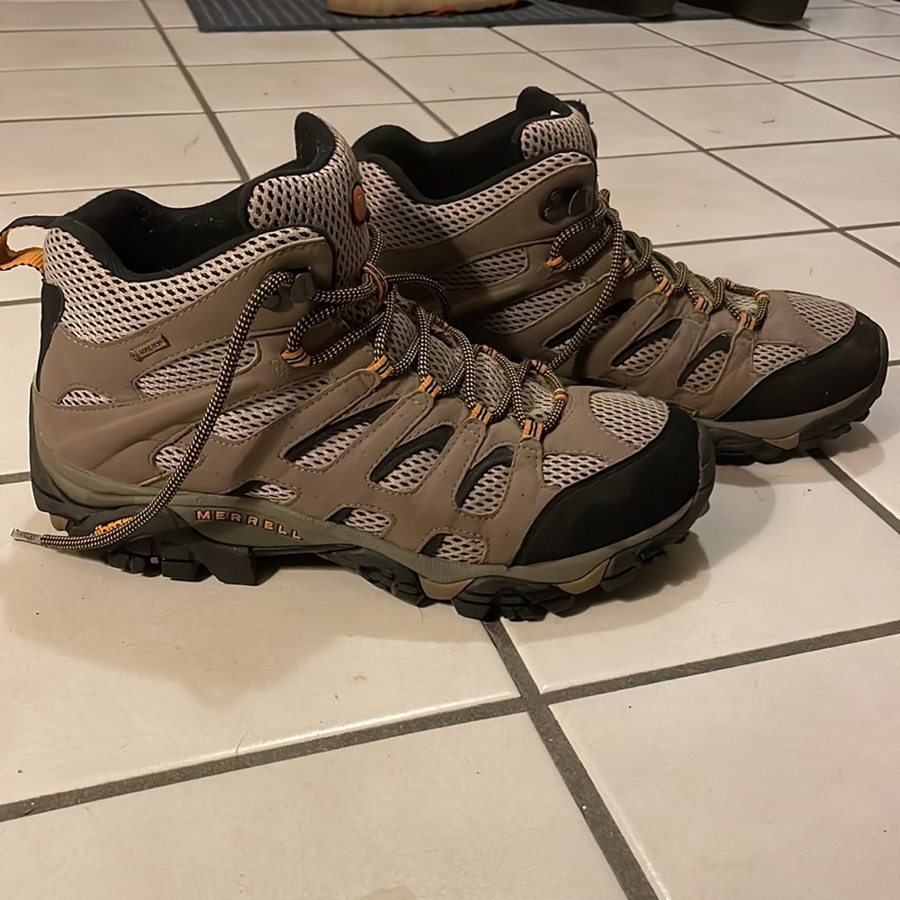 Mens 9 goretex moab mids hiking boats